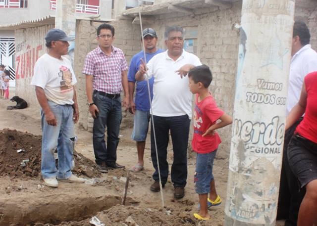 Verifican obras de asfaltado en la avenida Cajamarca