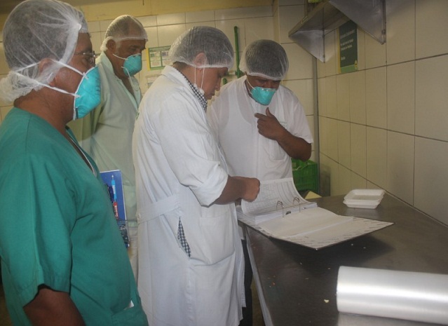 Supermercados Tottus y Metro de Chiclayo fueron sancionados por la municipalidad