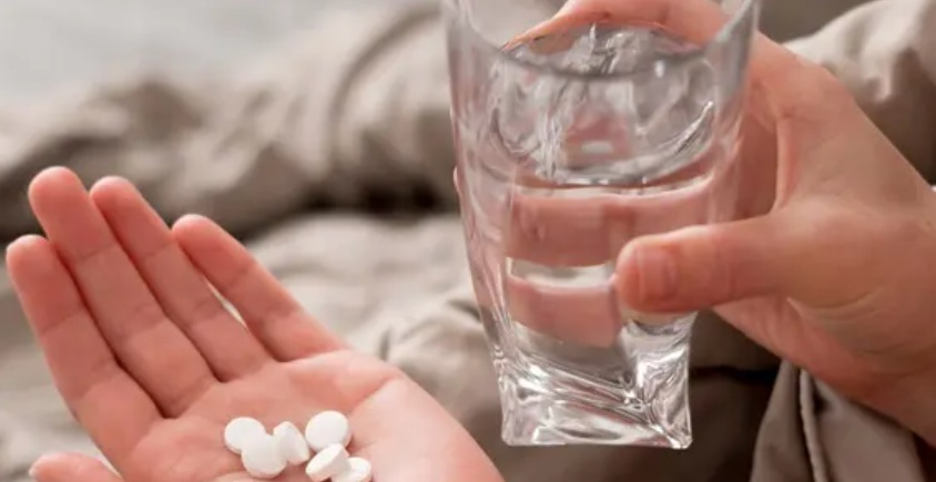 Trump ‘vincula’ el uso de paracetamol en el embarazo con autismo; empresa lo desmiente