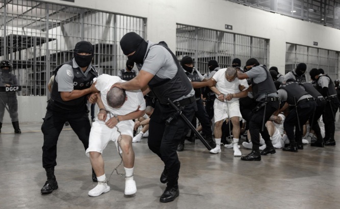 Casa Blanca: “Tren de Aragua” fue enviado a EE.UU. por el régimen hostil de Maduro