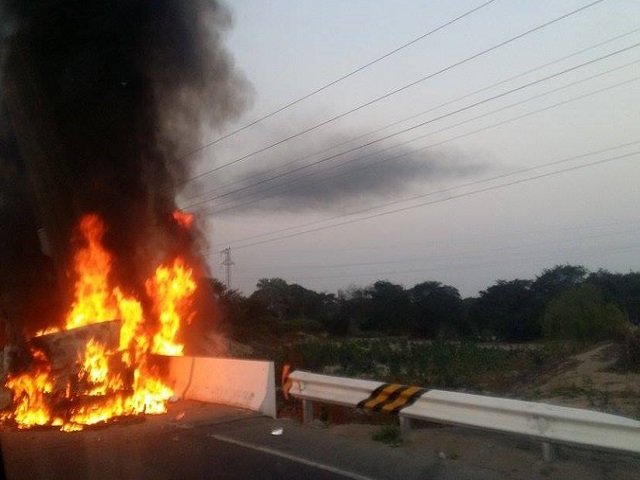 Jayanca: Choque de minivan y camión deja 10 heridos
