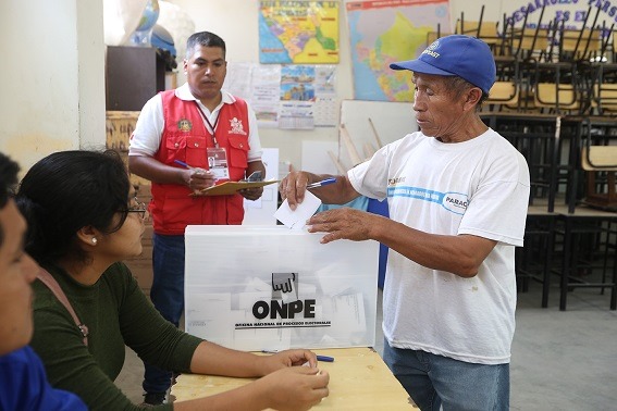 JNE posterga por cuatro meses revocatoria de autoridades regionales y municipales