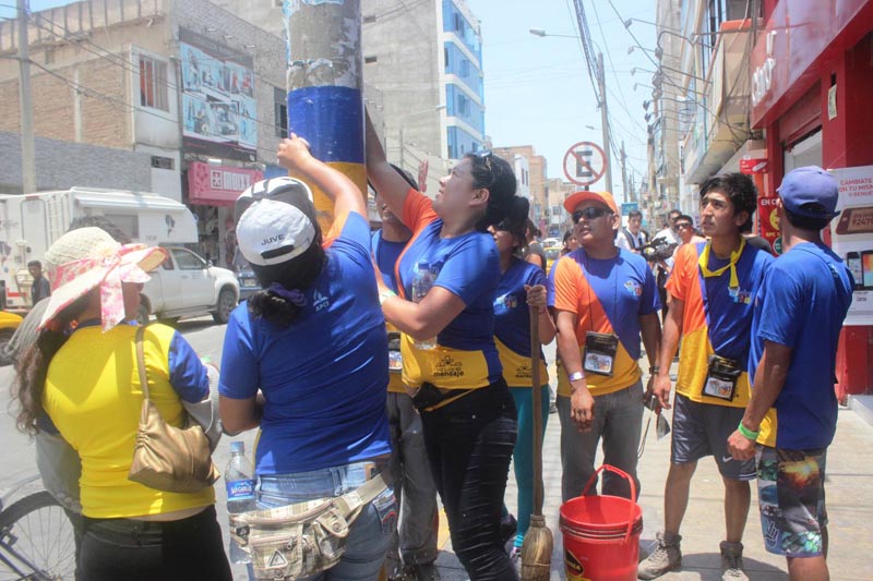 Jóvenes realizaron campaña de limpieza en calles de Chiclayo