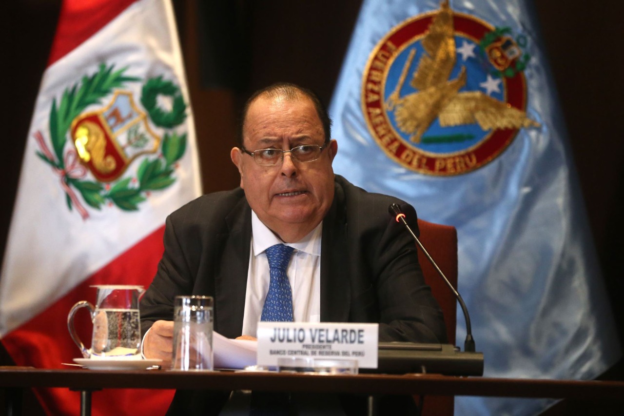 Julio Velarde reafirma disposición de seguir presidiendo el BCR