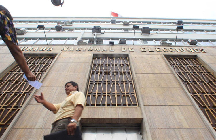 Candidatos que quieran cambiarse de partido para postular deben renunciar antes del 10 de setiembre