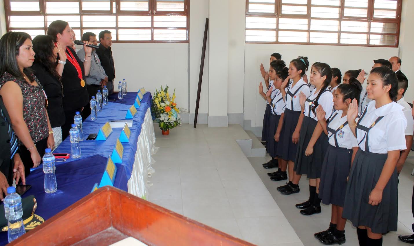 Juramentan 80 fiscales escolares en Cayaltí