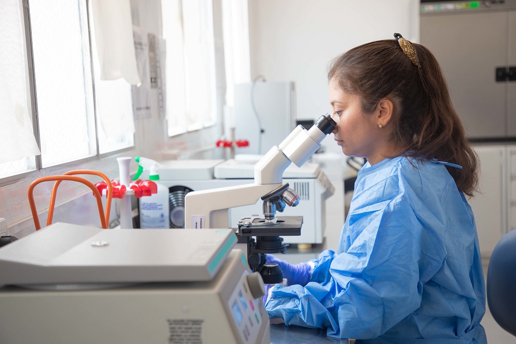 Karen, la joven talento que entró al Estado para ayudar a combatir el covid-19