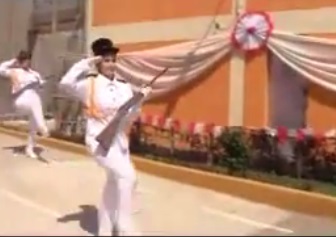 Katiuskha del Castillo reaparece en desfile de Fiestas Patrias en el  penal