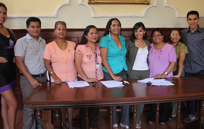 Convocan a concurso “Orden al mérito de la Mujer 2015” en Lambayeque