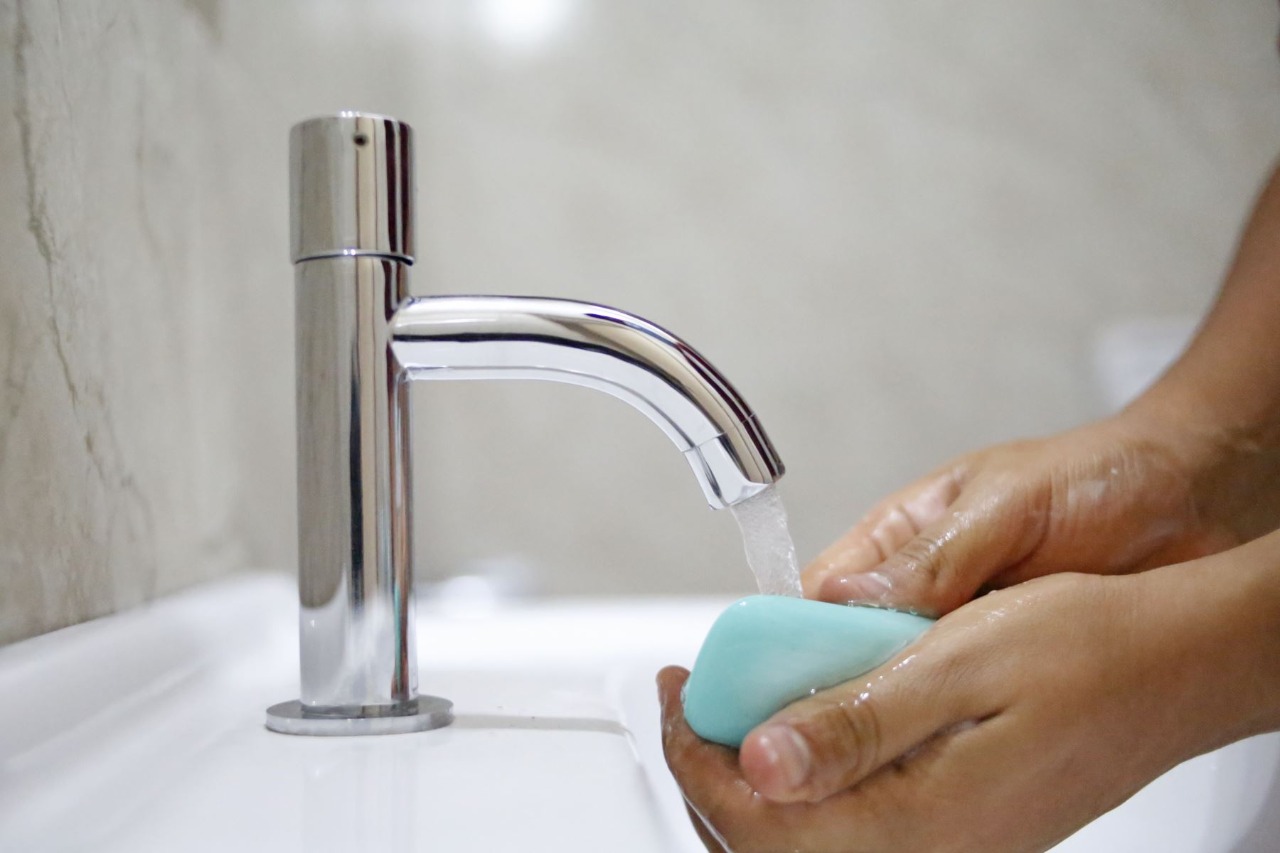  El lavado de manos es una práctica esencial para prevenir el contagio de coronavirus