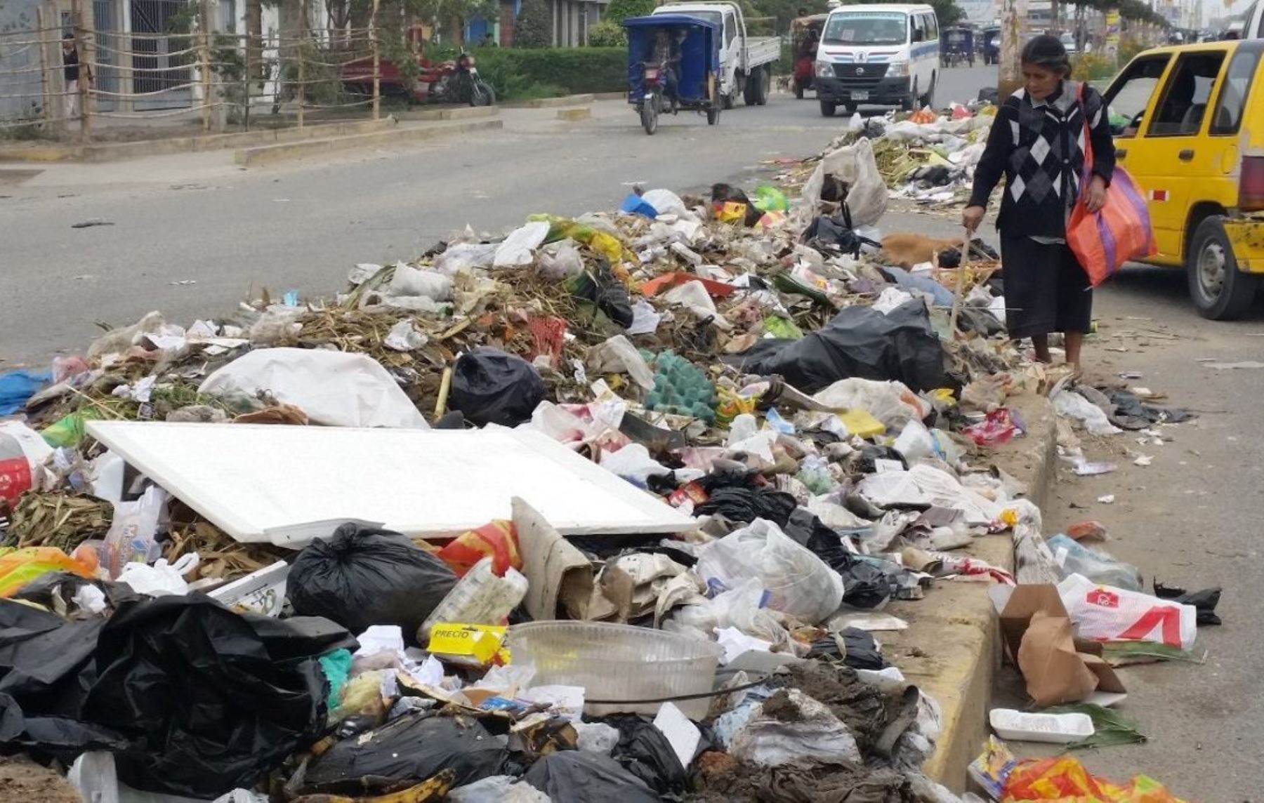 Distrito de Leonardo Ortiz en emergencia por acumulación de basura