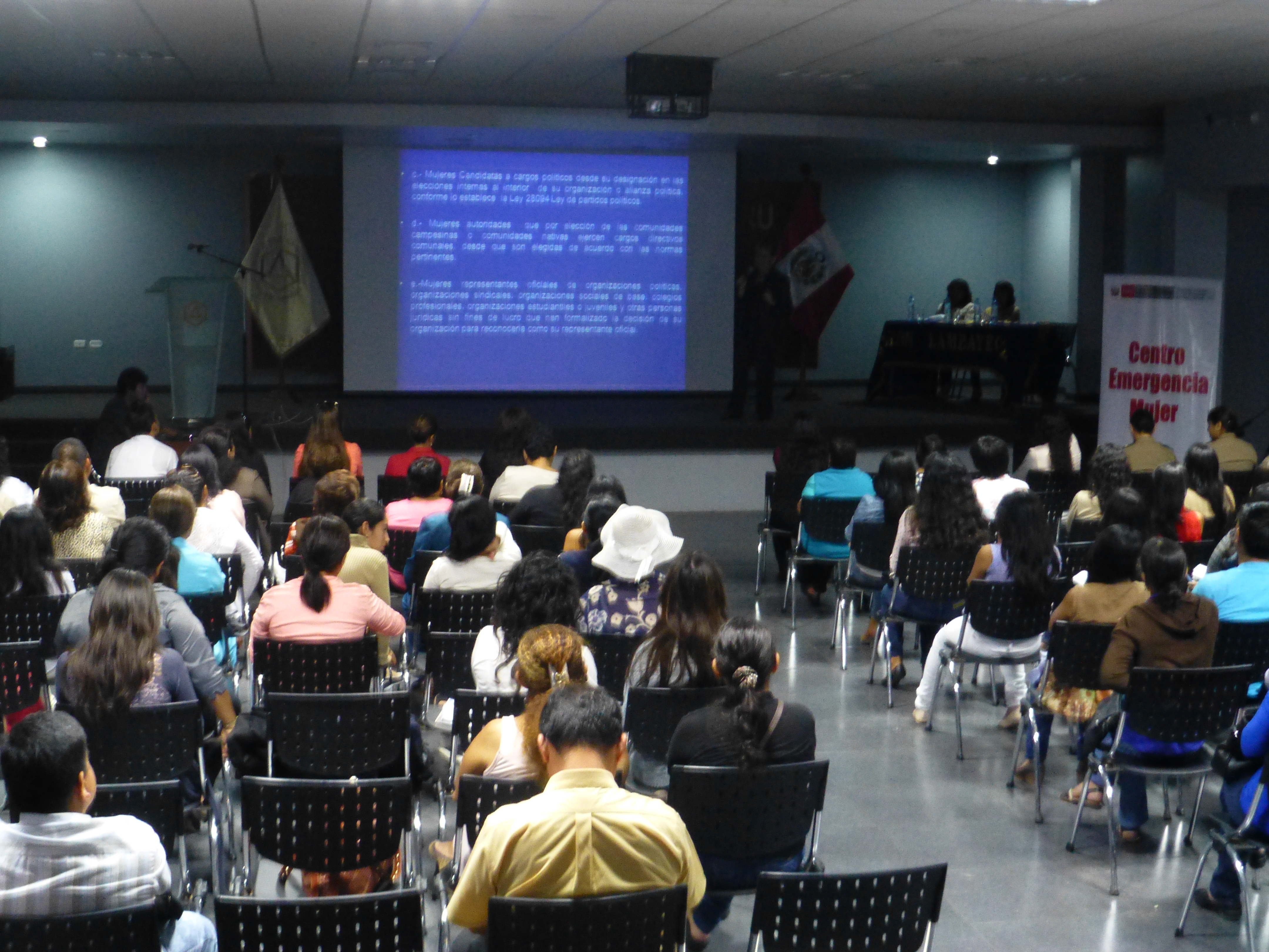 Mujeres de Lambayeque se reúnen en asamblea contra el acoso político