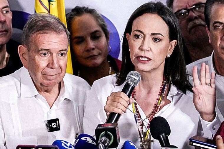 Machado pide a venezolanos en Perú alzar sus banderas en la visita de González Urrutia