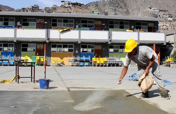 Distribuyen S/. 240 millones a colegios de 14 regiones por “El Niño”
