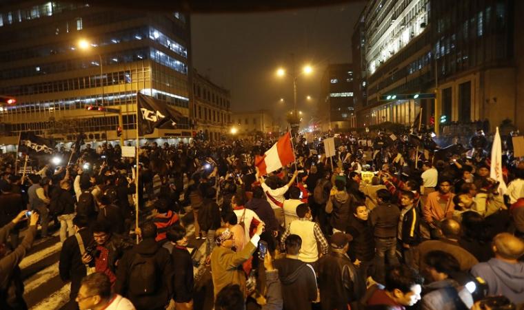 Convocan para hoy a marcha en apoyo a disolución del Congreso