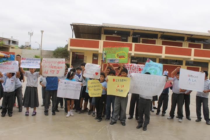 Alumnos protestan por el arrojo de heces a los techos de aulas