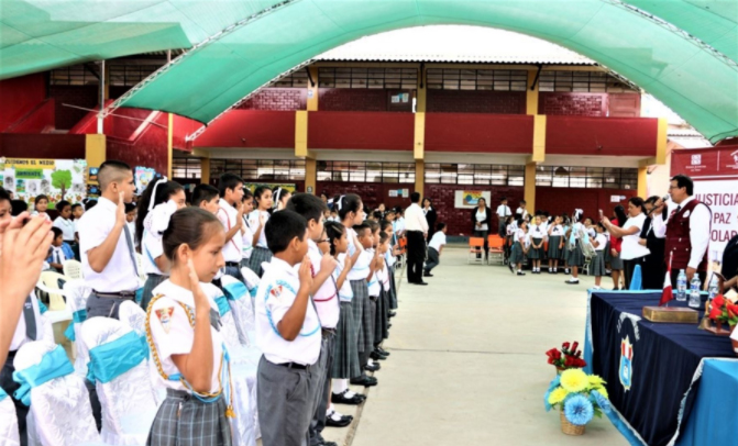 Más de 60 escolares tomaron juramento como Jueces de Paz en colegios de Chiclayo