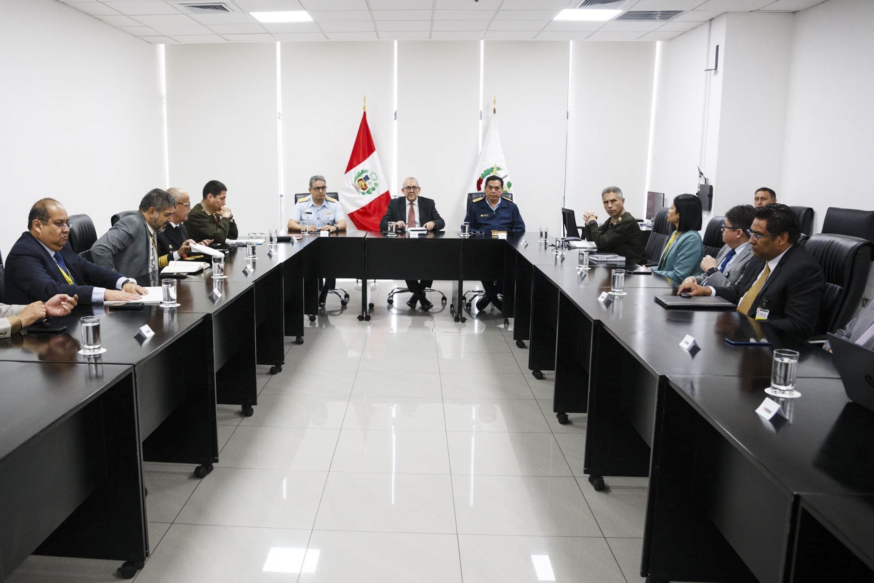 Ministro del Interior llama “desleal” a Alberto Otárola quien confirmó cirugía de Dina Boluarte