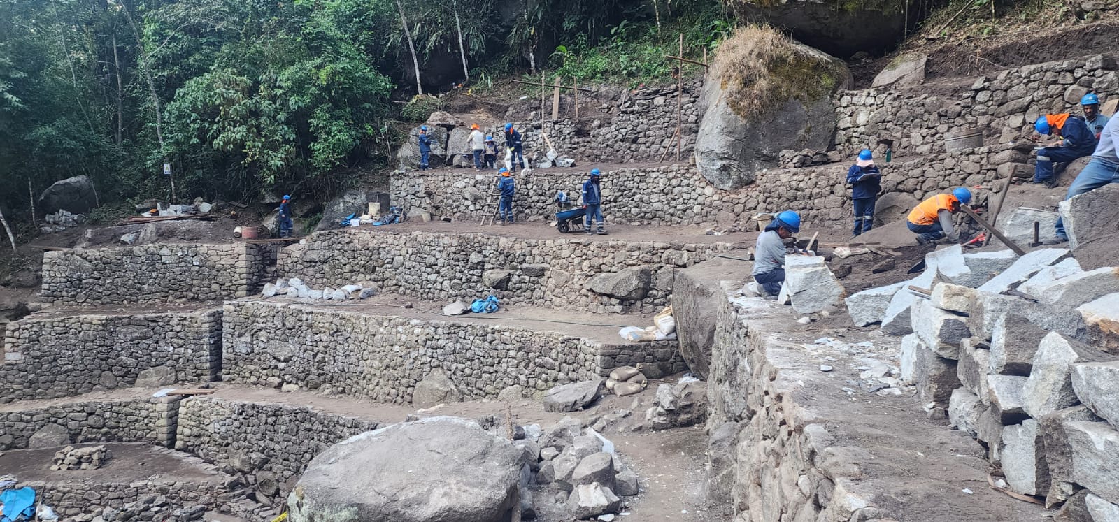 Promueven rehabilitación de andenes en paisajes culturales para impactar en economía familiar y del país