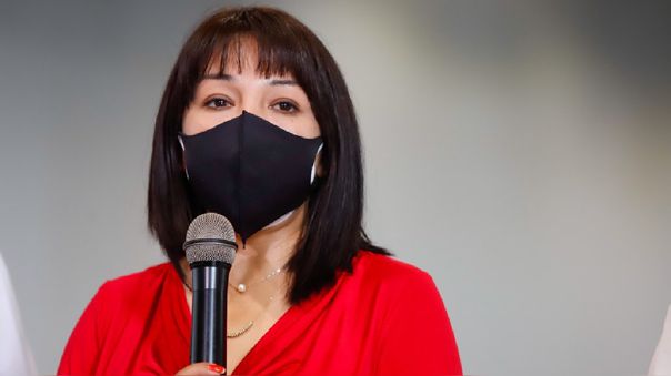 Mirtha Vásquez renunció a titularidad de la PCM "al no lograr consensos a favor del país"