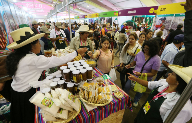 Productores de loche y miel de abeja están en la feria Mistura 2015