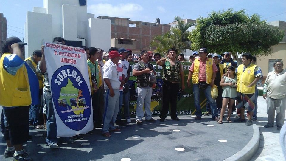 Mototaxistas realizan plantón por rechazo de zonificación de distritos de la Municipalidad de Chiclayo