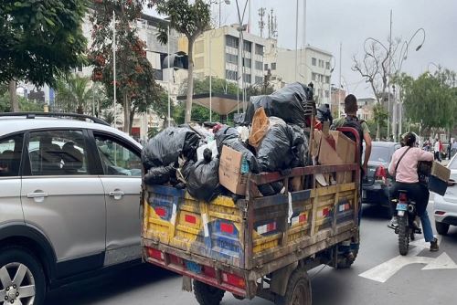 Reanudan de manera progresiva el servicio de limpieza en la ciudad de Chiclayo
