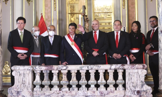 Presidente Castillo toma juramento a nuevos ministros del ratificado premier Aníbal Torres 