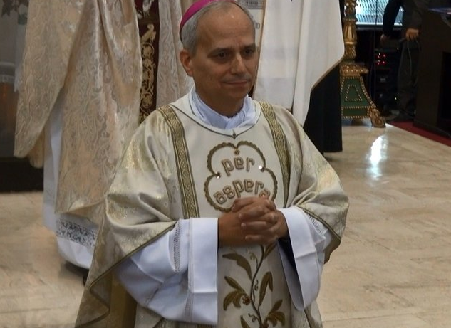 Moseñor Prevost pide unir esfuerzos para poner fin a profanación de tumbas   