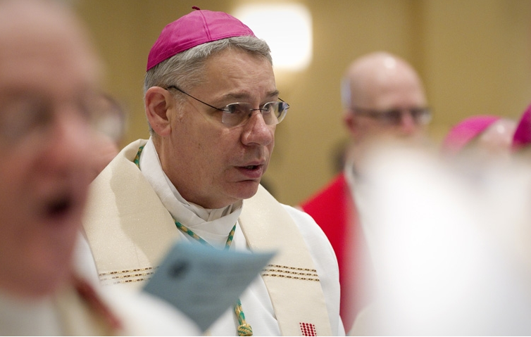 La Santa Sede destituyó a obispo de Kansas City por encubrir abusos sexuales