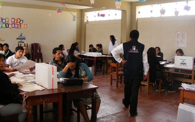 De manera virtual ONPE capacita a miembros de mesa para comicios complementarios