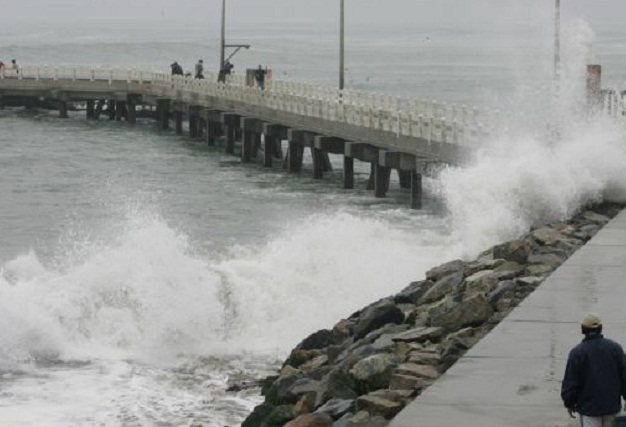 Oleajes irregulares en la costa peruana se registrarán desde mañana, según la Marina