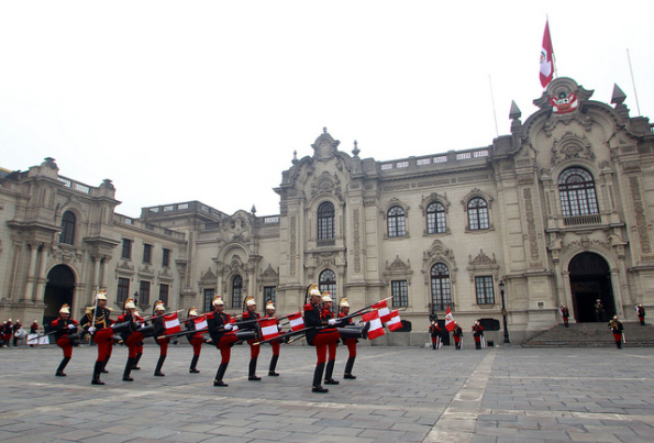 Humala promulgó Ley que prohíbe la reelección inmediata en regiones y municipios  