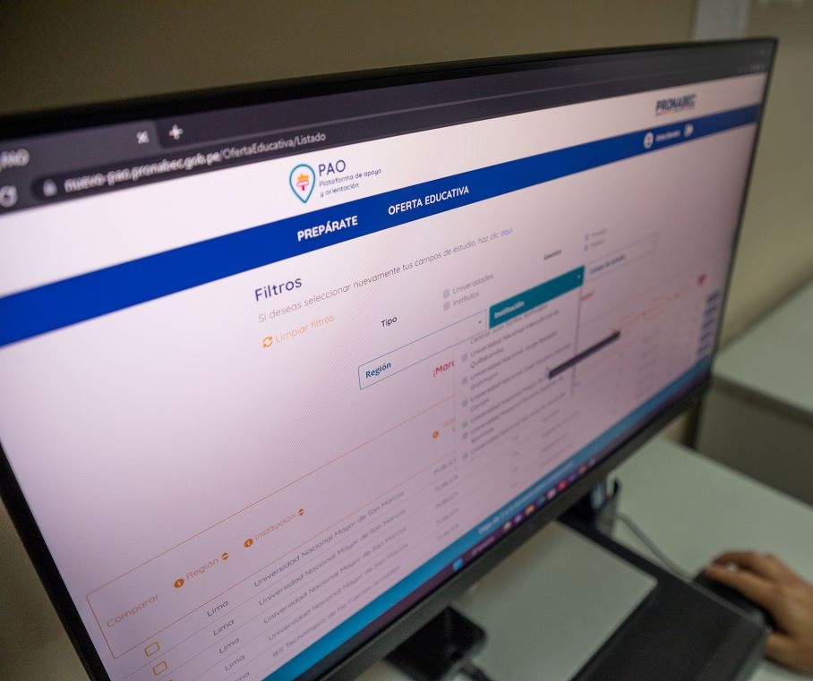 Dan información sobre oferta educativa de Pronabec en módulo de orientación 