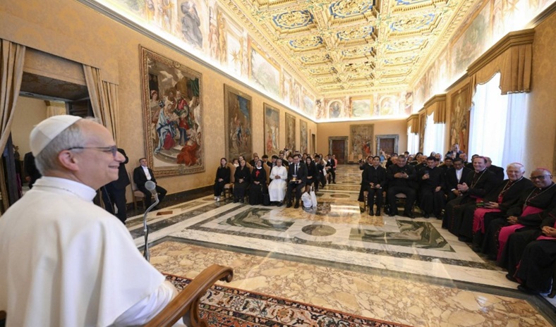 Papa León XIV confiesa a delegación peruana que nunca pensó ser elegido