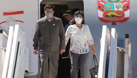 Fiscalía analiza presunto plagio en tesis de Castillo y la primera dama