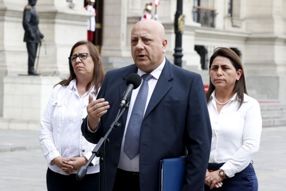 Ministro de Trabajo pide a empresas dar facilidades a trabajadores este jueves 19  