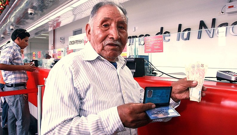  Olmos: beneficiarios de Pensión  65 cobran desde ayer bono que otorga el Estado