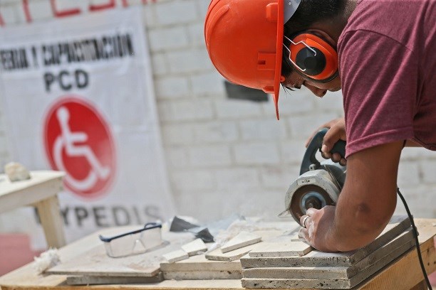 Personas del grupo de riesgo de contagio con covid-19 podrán laborar con permiso médico