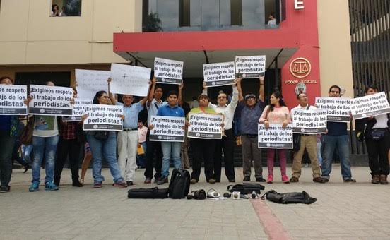 Periodistas realizan plantón contra las expresiones emitidas por la jueza Cecilia Grández de Lambayeque