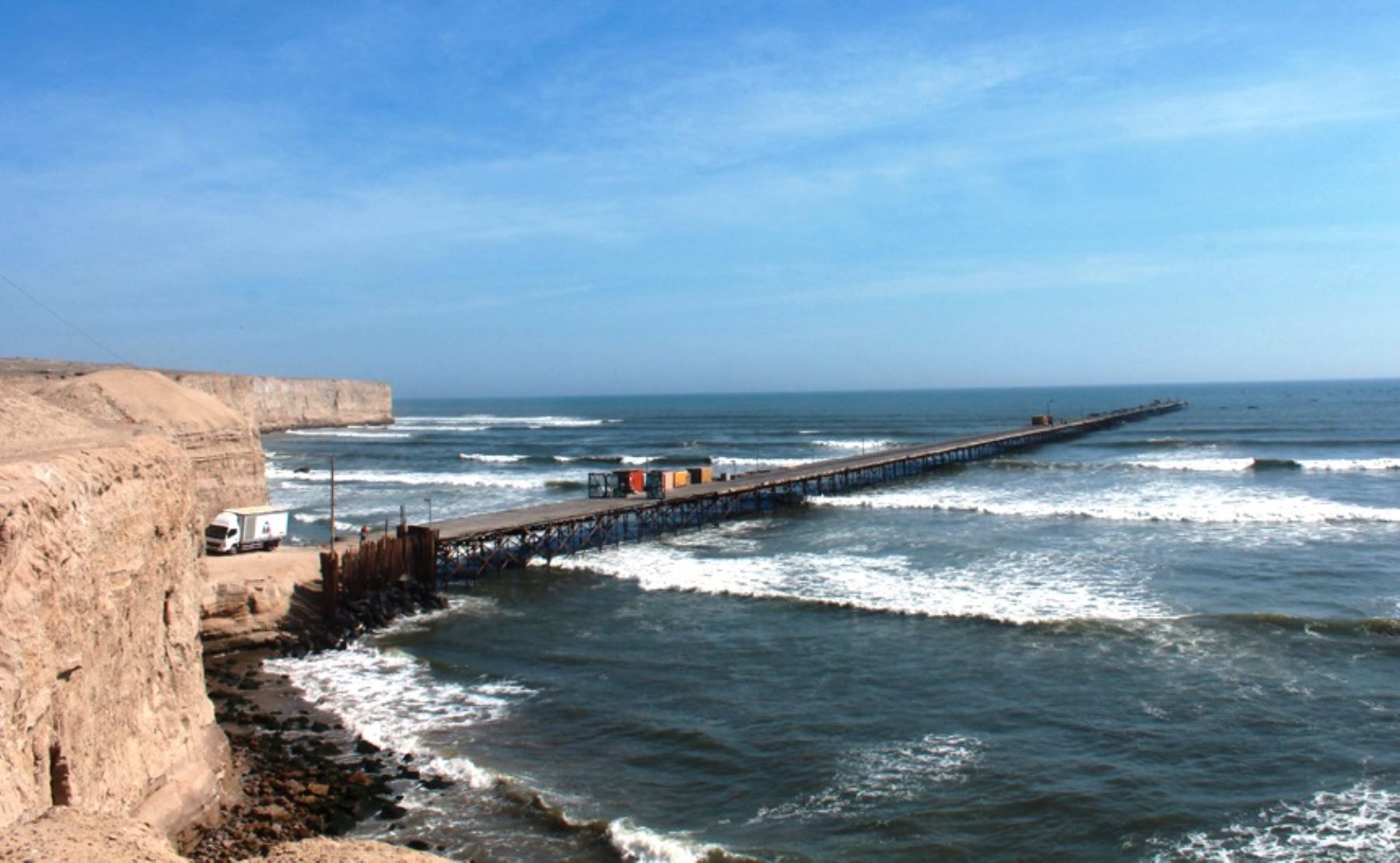 Playa de Puerto Eten es saludable para bañistas tras inspección de sector salud