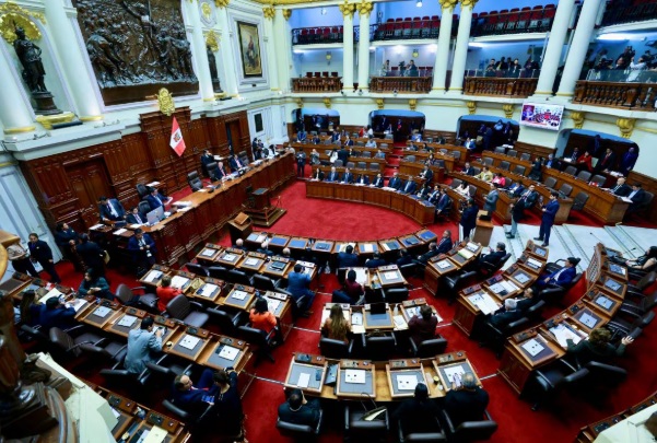 Pleno del Congreso debatirá el 19 de noviembre informe para inhabilitar a Betssy Chávez