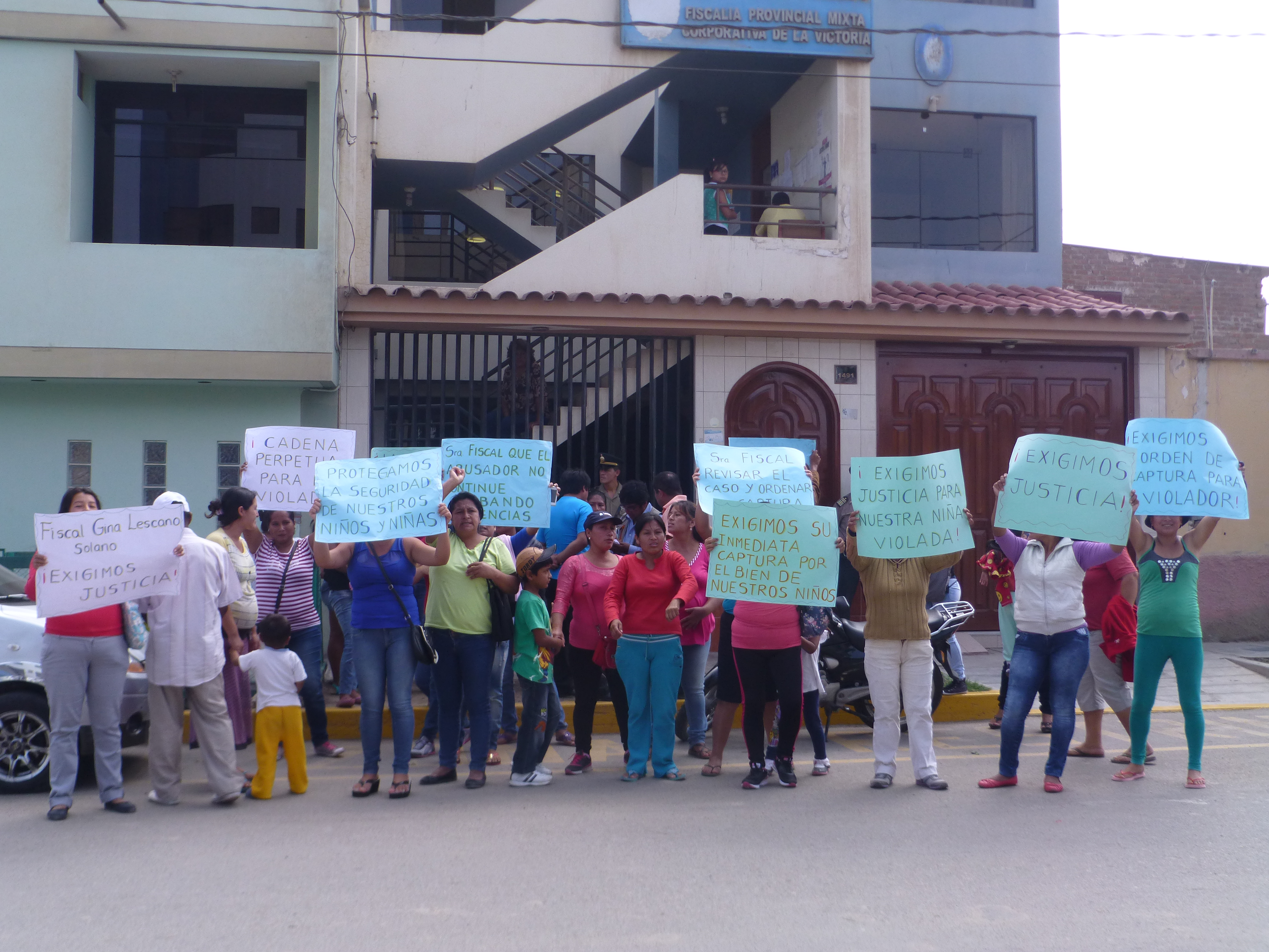 Familiares y vecinos piden cadena perpetua a violador de niña de diez años