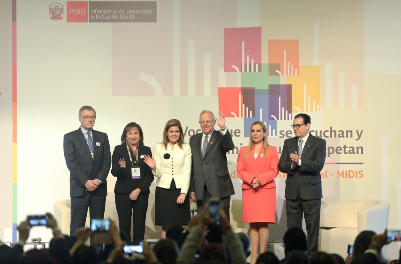 Premier Aráoz invitó a sector privado y sociedad civil a trabajar juntos por la revolución social