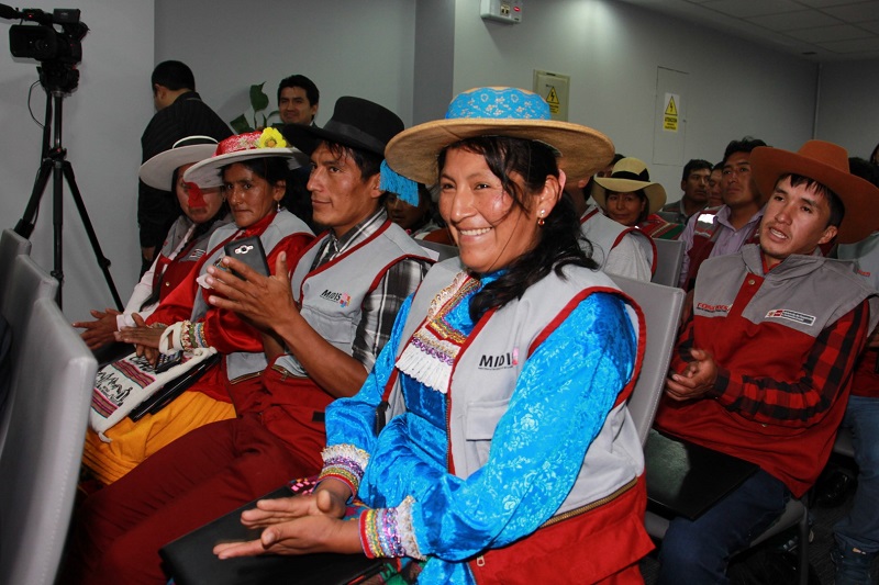 Midis premia experiencias exitosas de familias rurales que trabajan para lograr inclusión económica