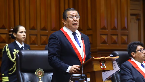 Salhuana descarta éxito de vacancia contra Dina Boluarte y resalta importancia de la APEC