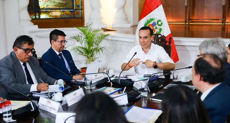 Presidente Jerí: Betssy Chávez no podrá viajar a México mientras no se resuelva salvoconducto