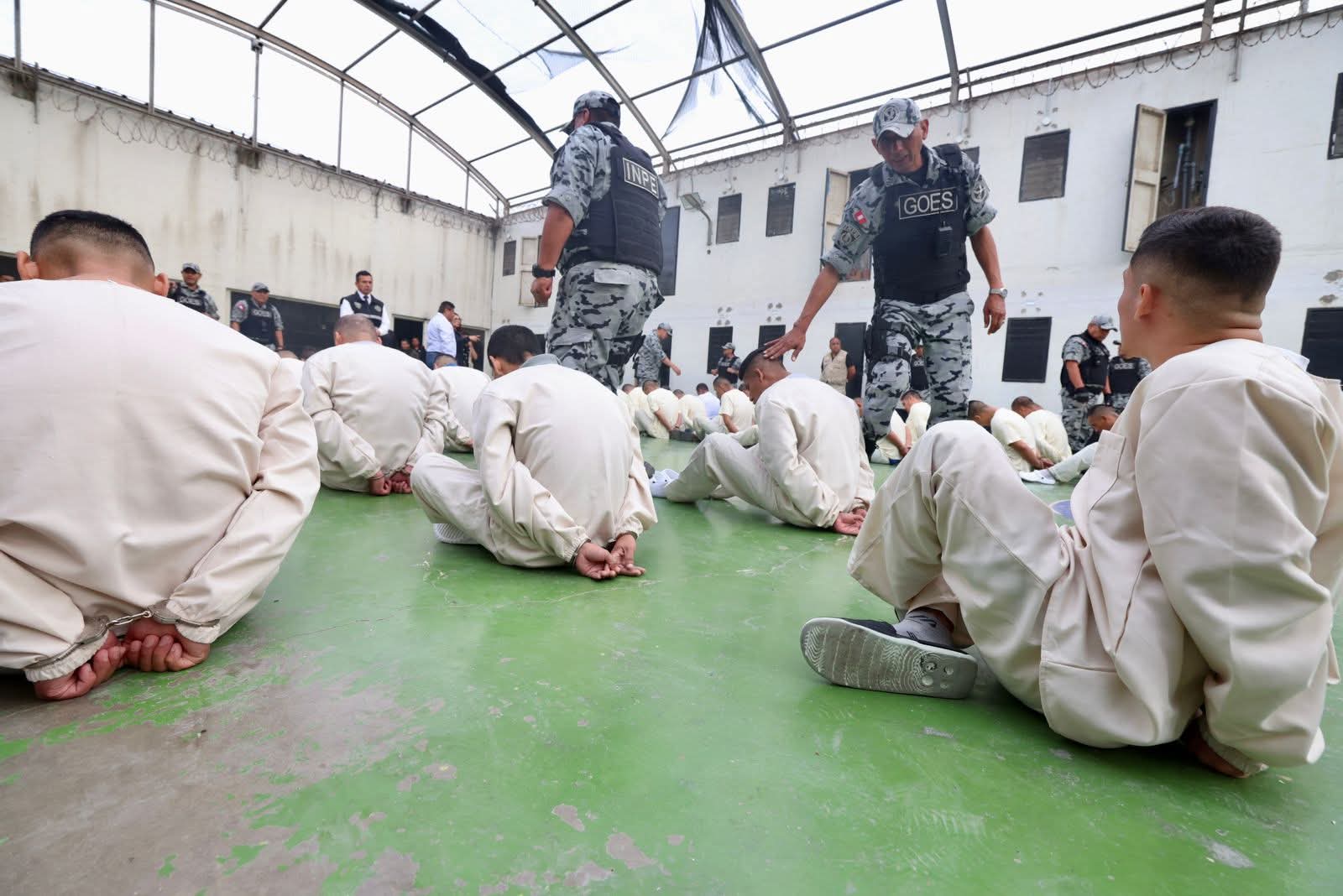 Trasladan 55 internos de alta peligrosidad al penal Ancón I