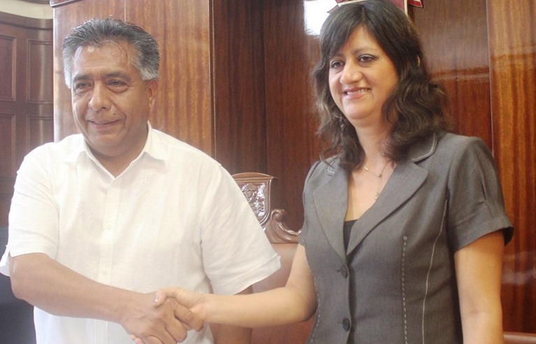 Alcalde Cornejo presentó esta mañana a la nueva procuradora municipal