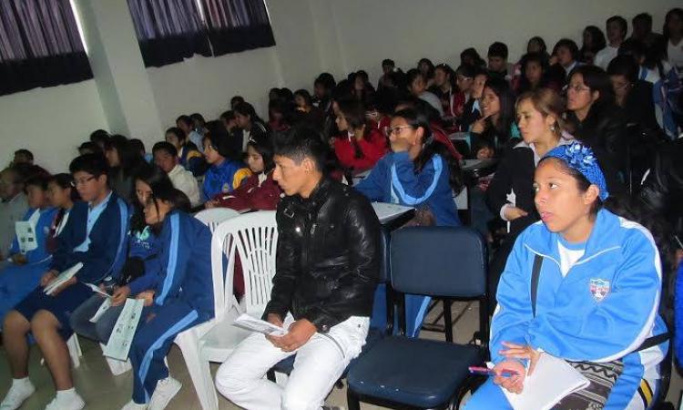 Alumnos de secundaria podrán participar del Programa Escolar de Chiclayo en Línea